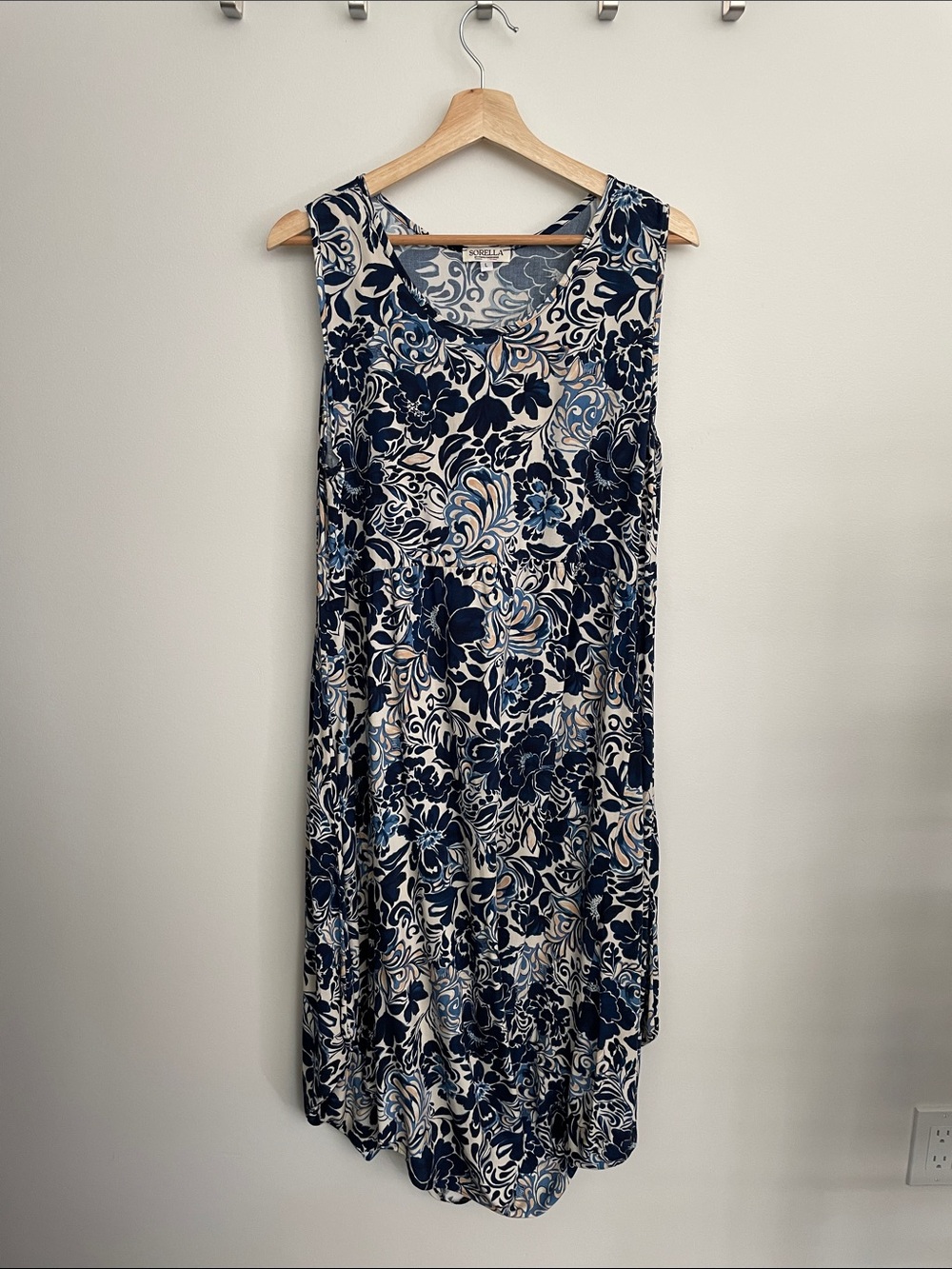 Navy and White Floral Midi Dress size Large